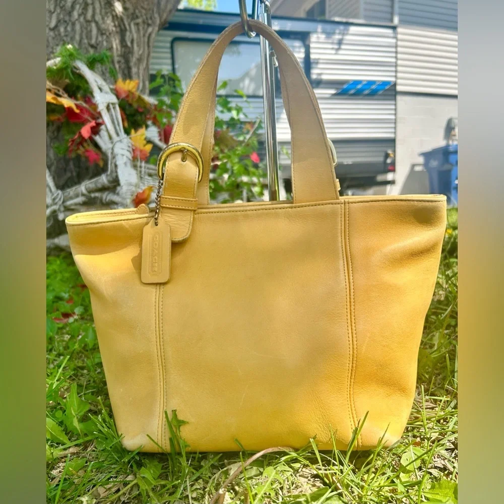 1994 True Vintage Coach Waverly Yellow Tote Bag​ - Picture 2 of 15